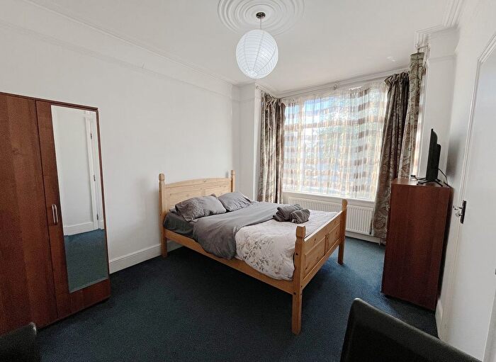 Studio To Rent In Spring Grove Road, Hounslow, TW3
