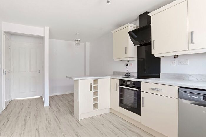 3 Bedroom Semi-Detached House For Sale In Fairlands Grove, Auckley, Doncaster, DN9