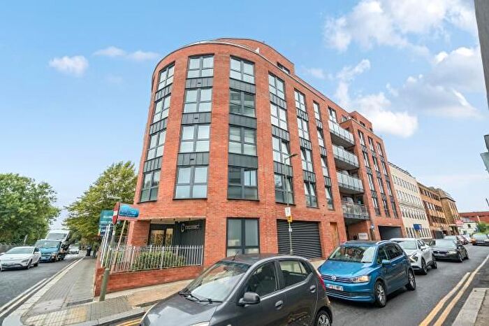 1 Bedroom Flat For Sale In Nether Street, London, N3