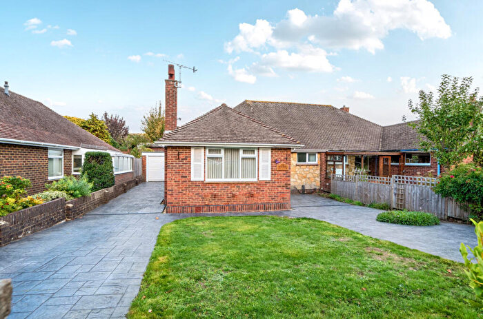 2 Bedroom Bungalow For Sale In Findon Road, Worthing, West Sussex, BN14