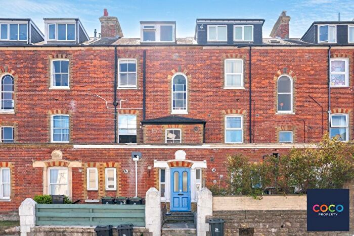 3 Bedroom Flat For Sale In Wyke Road, Weymouth, Dorset, DT4