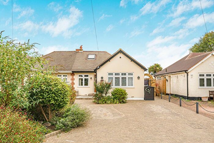 2 Bedroom Bungalow For Sale In Watersplash Road, Shepperton, TW17