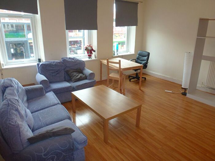 2 Bedroom Flat To Rent In City Road, Roath, Cardiff, CF24