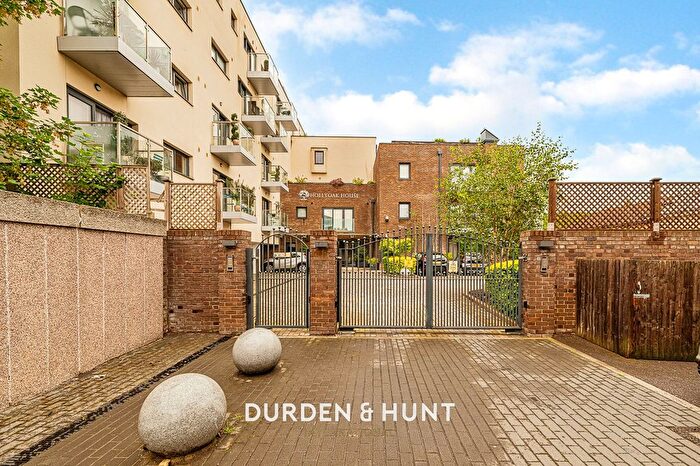 2 Bedroom Property For Sale In High Road, Loughton, IG10