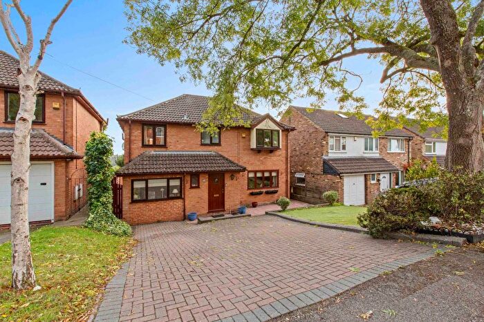 4 Bedroom Detached House For Sale In Rye View, High Wycombe, HP13