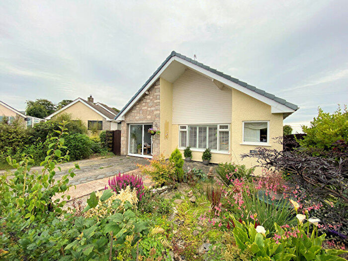 3 Bedroom Detached Bungalow For Sale In Y Groesffordd, Bryncrug, Gwynedd, LL36