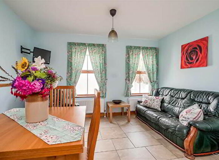 3 Bedroom TownHouse To Rent In Coach House (, , ), Flatfield Clocktower Cottages, Hillsborough, BT67