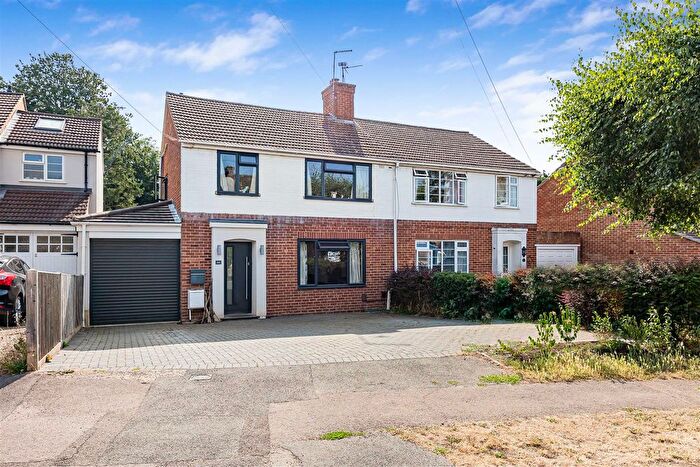 3 Bedroom Semi-Detached House For Sale In Woodcote Way, Caversham, Reading, RG4