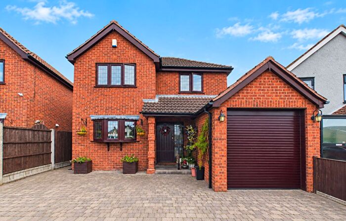 4 Bedroom Detached House For Sale In Southend Road, Stanford-Le-Hope, SS17