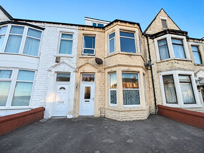 2 Bedroom Flat For Sale In Waterloo Road, Blackpool, FY4