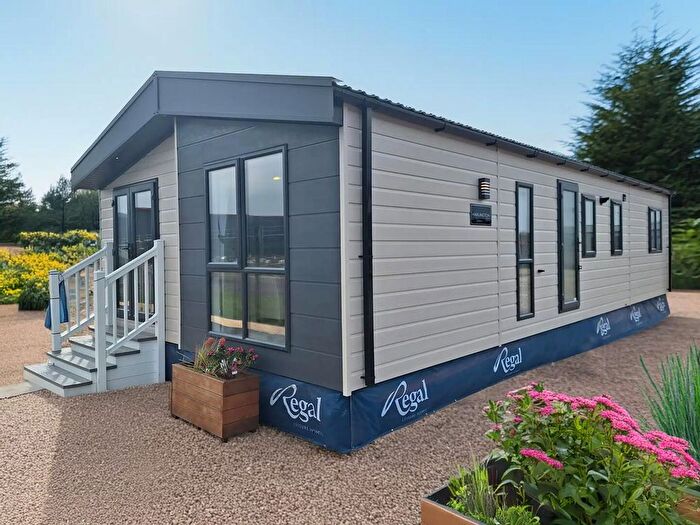 2 Bedroom Mobile/park Home For Sale In Woodleigh Caravan Park, Cheriton, Bishop, Exeter, EX6