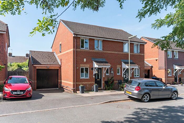 2 Bedroom Semi-Detached House For Sale In Stepgates Close, Chertsey, KT16