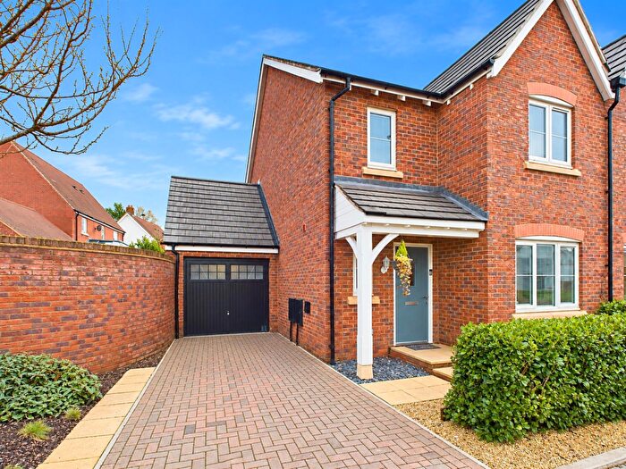 4 Bedroom Semi-Detached House For Sale In Tawny Close, Hardwicke, Gloucester, GL2