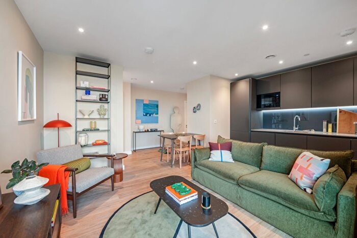 2 Bedroom Flat To Rent In Riverstone Heights, Reed Avenue, London, E3