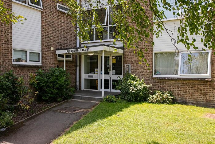 1 Bedroom Flat For Sale In Shakespeare Road, Royal Wootton Bassett, Swindon, SN4