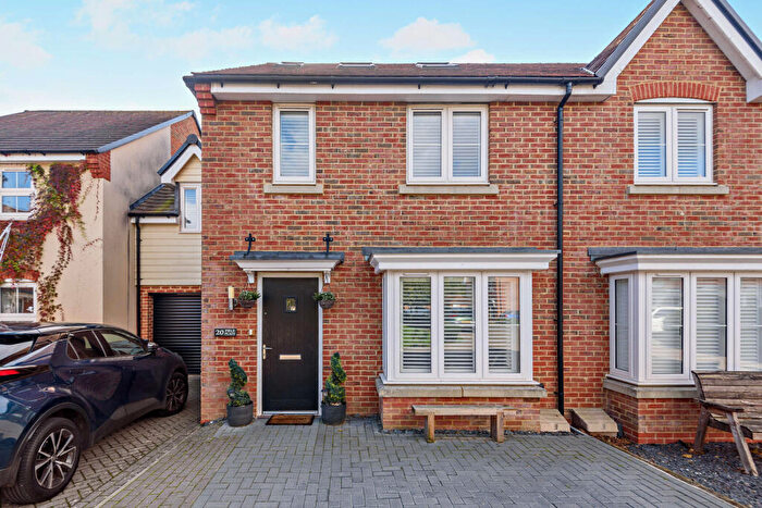 5 Bedroom Semi-Detached House For Sale In Field Place, Havant, Hampshire, PO9
