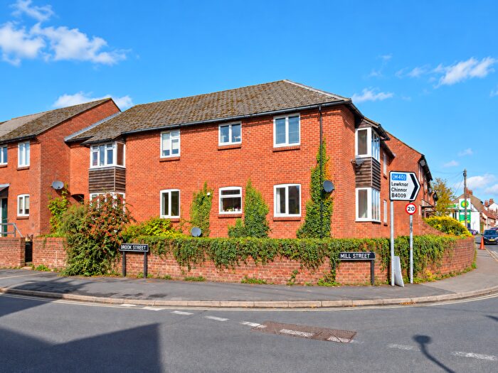 2 Bedroom Flat For Sale In Brook Street, Watlington, OX49