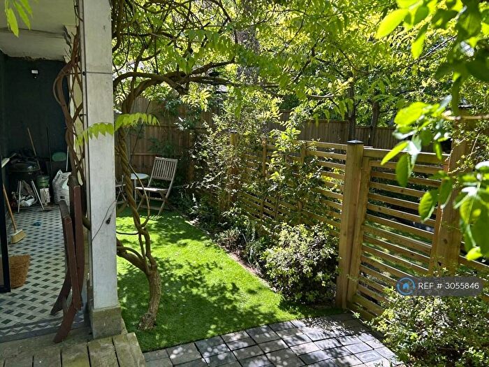 1 Bedroom Flat To Rent In Victoria Crescent, London, SE19