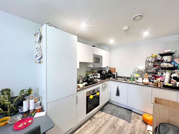 2 Bedroom Flat To Rent In Bradford Street, Birmingham, B12