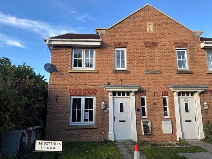 3 Bedroom Semi-Detached House For Sale In The Potteries, New Rossington, Doncaster, South Yorkshire, DN11