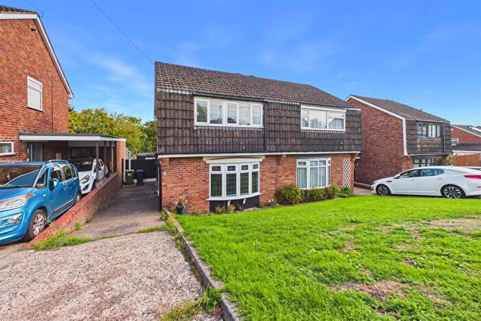 3 Bedroom Semi-Detached House For Sale In Stockwell Avenue, Brierley Hill, DY5