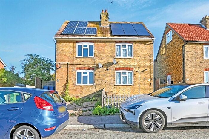 3 Bedroom Semi-Detached House For Sale In The Ridgeway, Boughton-under-Blean, Faversham, ME13