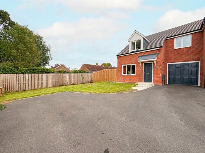 3 Bedroom Semi-Detached House For Sale In Harrier Drive, Langold, S81