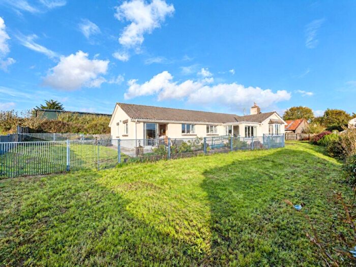 4 Bedroom Bungalow For Sale In Frithelstockstone, Torrington, Devon, EX38