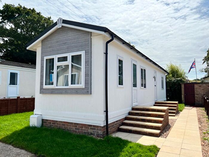 1 Bedroom Park Home For Sale In Church Farm Close, Dibden, Southampton, Hampshire, SO45