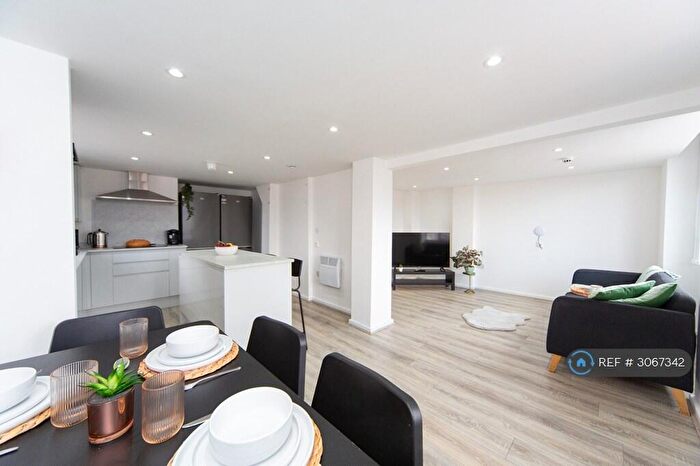 7 Bedroom Flat To Rent In Parr Street, Liverpool, L1