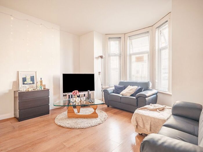 3 Bedroom Maisonette To Rent In Devonshire Place, Jesmond, Newcastle Upon Tyne, NE2