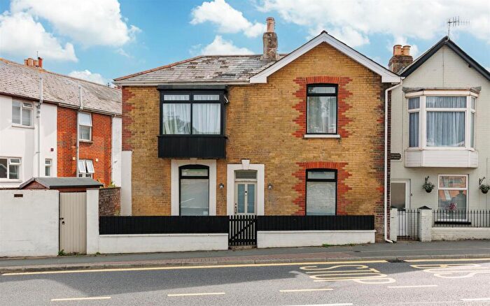 3 Bedroom Semi-Detached House For Sale In Immaculate Period Property In Central Cowes - Park Road, Cowes, PO31