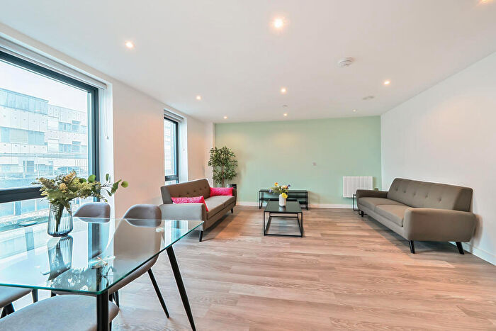 3 Bedroom Apartment To Rent In Landrow Place, Lionel Street, Birmingham, B3