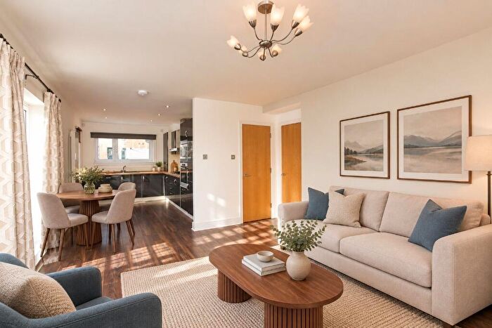 2 Bedroom Flat To Rent In Fettes Rise, Fettes, Edinburgh, EH4
