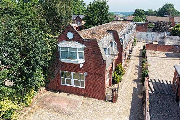 2 Bedroom Terraced House For Sale In Norcot Road, Tilehurst, Reading, RG30
