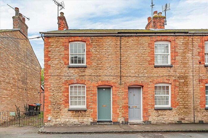 2 Bedroom Terraced House For Sale In Warwick Terrace, Olney, MK46