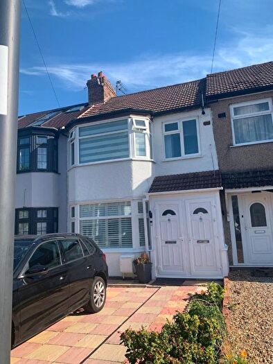 2 Bedroom Terraced House To Rent In Briar Close, London, N13