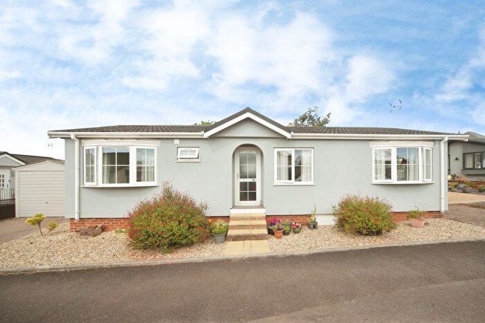 2 Bedroom Park Home For Sale In Beauford Park, Norton Fitzwarren, Taunton, TA2