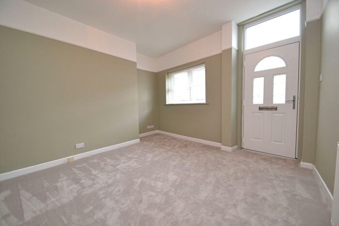 3 Bedroom Terraced House For Sale In High Street, Idle, Bradford, BD10
