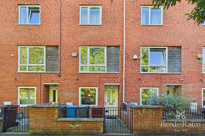4 Bedroom Terraced House To Rent In Lauderdale Crescent, Manchester, Greater Manchester, M13