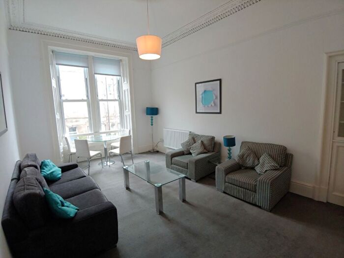 3 Bedroom Flat To Rent In Dalkeith Road, Edinburgh, EH16
