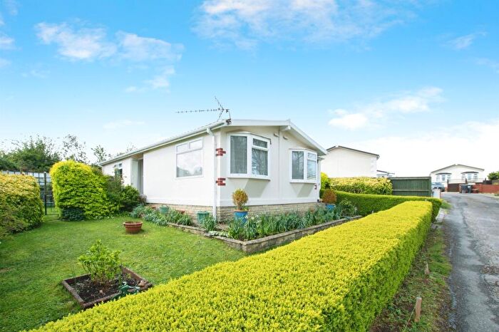 2 Bedroom Park Home For Sale In Lady Bailey, Winterborne Whitechurch, Blandford Forum, DT11