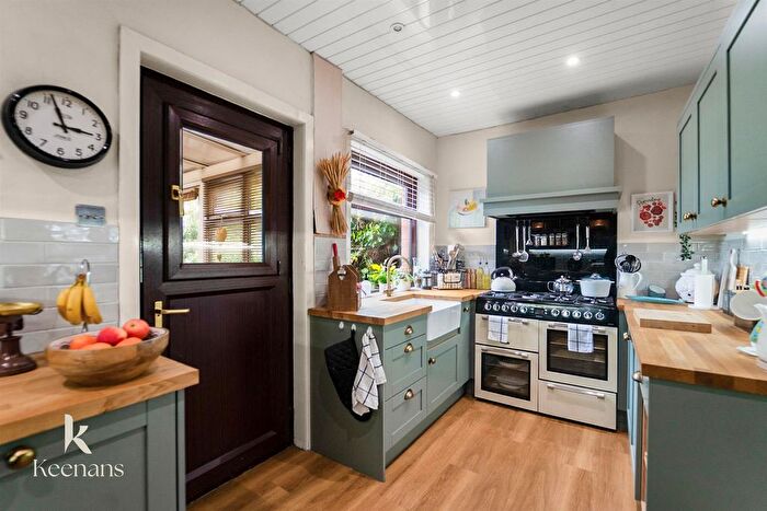 4 Bedroom Detached Bungalow For Sale In Rochdale Road, Ramsbottom, BL0