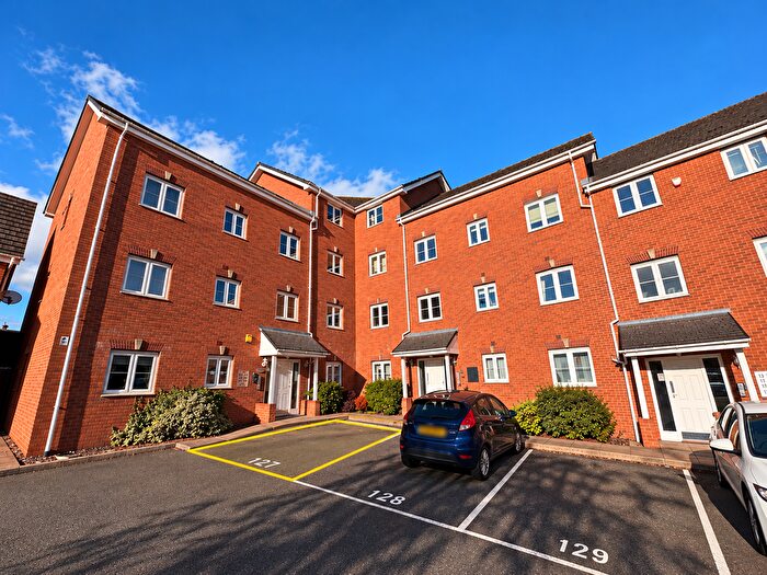 2 Bedroom Flat For Sale In Squires Grove, Willenhall, WV12