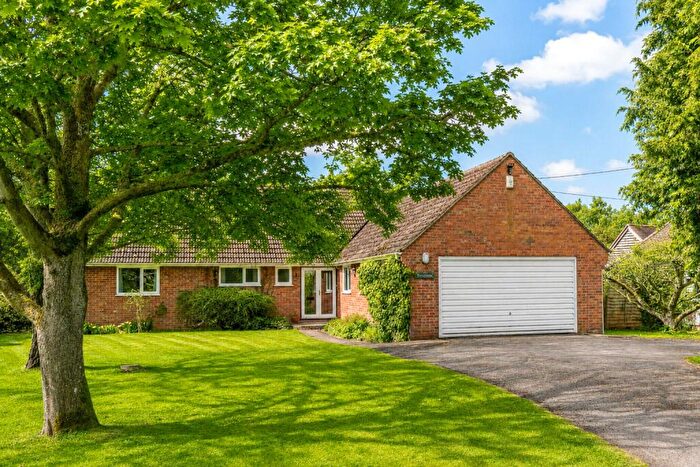 4 Bedroom Detached Bungalow For Sale In Wantage Road, Great Shefford, RG17