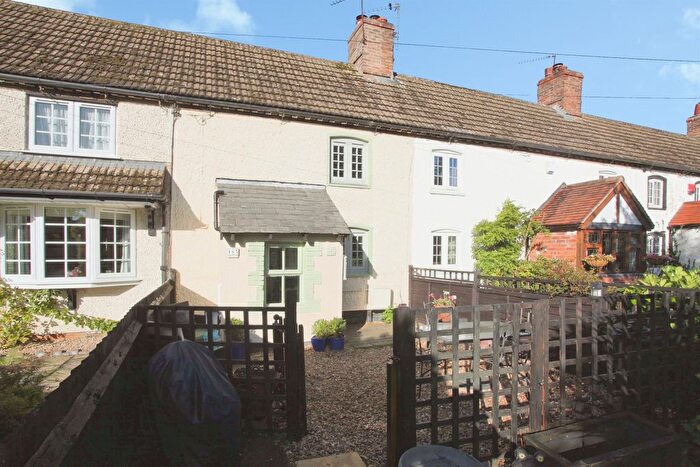 2 Bedroom Cottage For Sale In Coventry Road, Dunchurch, Rugby, CV22