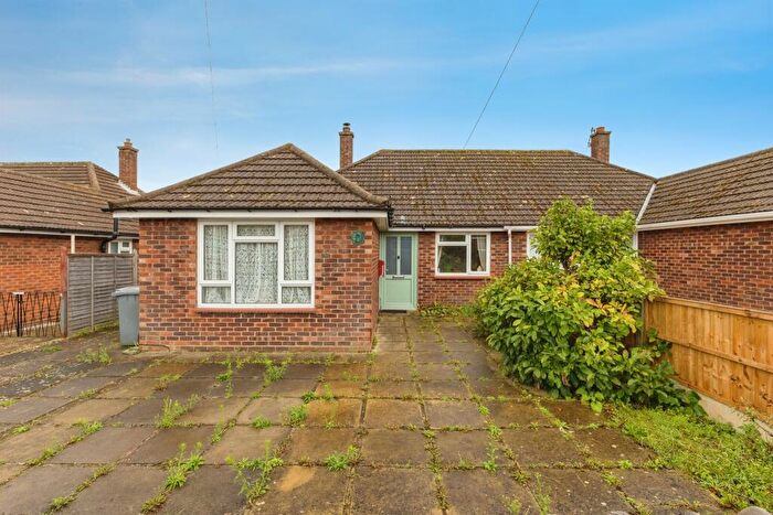 3 Bedroom Semi-Detached Bungalow For Sale In Saracen Road, Norwich, NR6