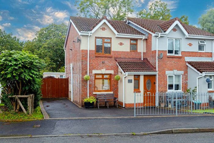 3 Bedroom Semi-Detached House For Sale In Cae Ysgubor, Cefn Hengoed, Hengoed, CF82