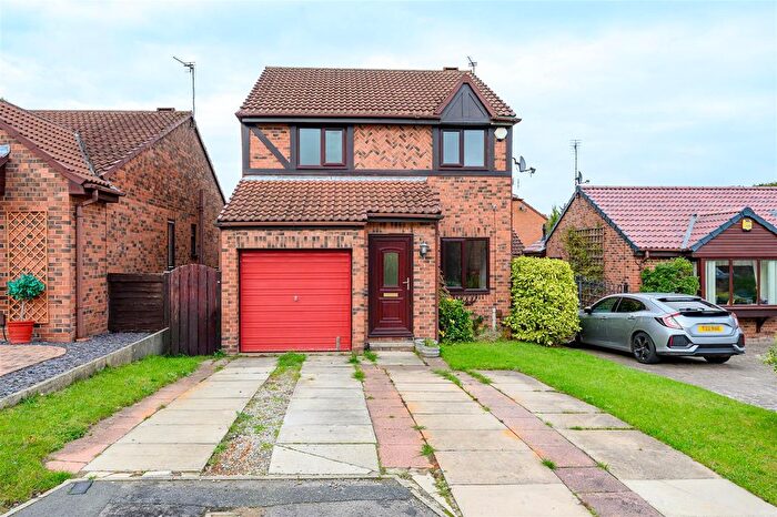 3 Bedroom Detached House For Sale In Ashmeade Close, Woodthorpe, York, YO24