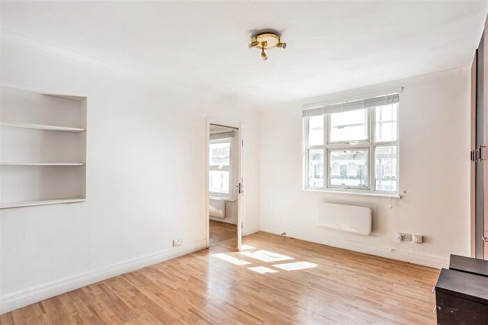 1 Bedroom Flat To Rent In Windsor Road, Ealing, W5